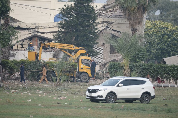 الاحتلال يخطر بهدم منزل في بلدة سلوان